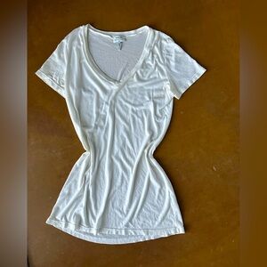 Splendid Long White V-Neck Tee - Size Medium